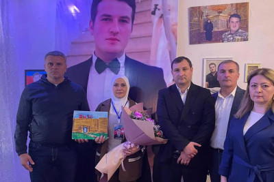 Rəsmi şəxslər şəhid Amal Əhmədovun evinə baş çəkiblər