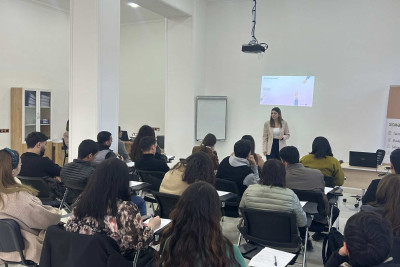 "Marketinqin əsasları" mövzusunda maarifləndirici təlim keçirilib