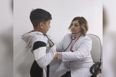 Uşaqların tibbi müayinəsi aparılır