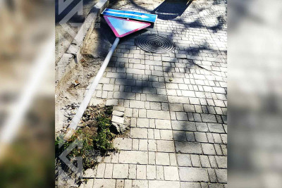 Yararsız yol nişanı bərpa olunub