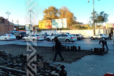 Nizami prospektində yararsız tamet daşları yenilənir