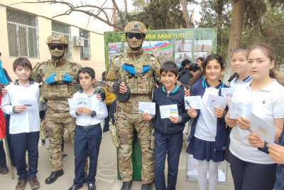 Hərbi qulluqçuların məktəblilərlə görüşü keçirilib