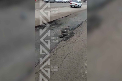 Yollardakı çöküntülər avtomobillərə təhlükə yaradır