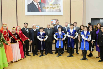 Regional Təhsil İdarəsinin inzibati binasında hesabat toplantısı baş tutub