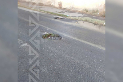 Küçə və prospektlərdə avtomobillər üçün maneə yaranıb