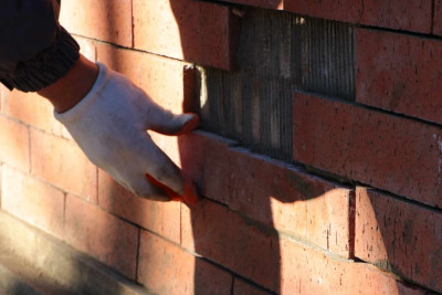 MKTİB əməkdaşları Xan bağında təmir və təmizlik işləri aparırlar