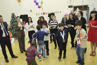 10 nömrəli tam orta məktəbdə bayram tədbiri təşkil olunub