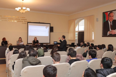 “Doğulacaq uşağın cinsinin seçilməsi ilə mübarizə” mövzusunda toplantı baş tutub