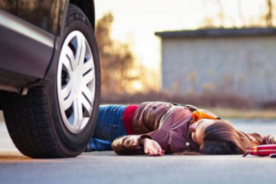 34 yaşlı qadını maşın vurub