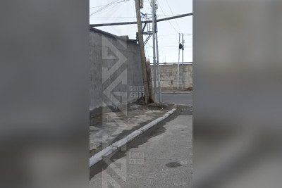 Şəhərin iki yerində dirəklərin təmirə ehtiyacı var