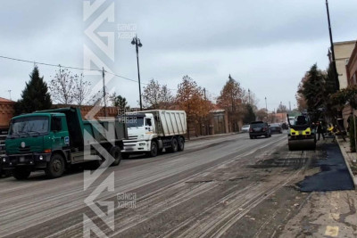 Şəhərin iki küçəsinə asfalt örtüyü salınır