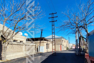 Yüksək gərginlikli dayaq sakinlər üçün təhlükə yaradır