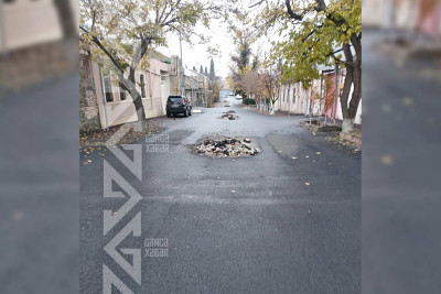 Üç küçədə təmir işlərindən geri qalanlar maneəyə çevrilib