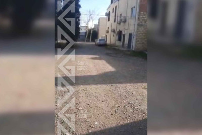 Bəzi binaların qarşısındakı ərazilərin vəziyyəti sakinləri narahat edir