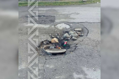 Səməd Vurğun küçəsində yolun ortasında çuxur əmələ gəlib