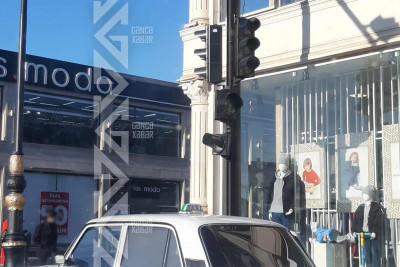 İki küçənin kəsişməsində isıqfor işləmir