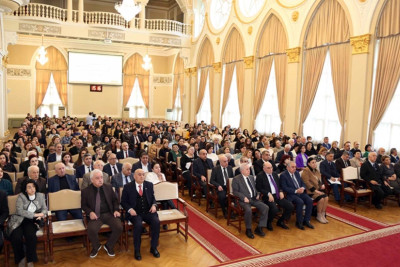 AMEA-nın Gəncə Bölməsinin sədri hesabat təqdim edib