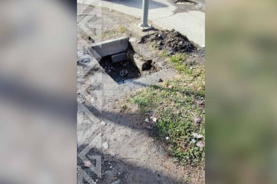 Şəhərin bir çox yollarında lüklər qapaqsızdır