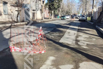 Yeni quraşdırılan lüklər yol səthi ilə bərabərləşdirilir