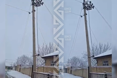 Sevil Qazıyeva küçəsindəki dirək sakinləri narahat edir