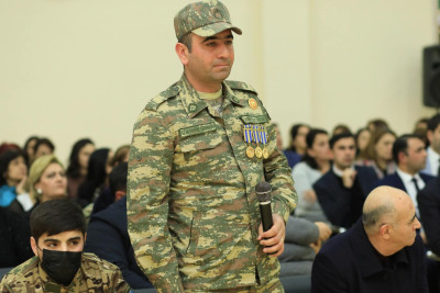 Niyazi Bayramov sakinləri narahat edən məsələləri dinləyib