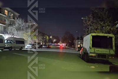 Küçələrdən biri qaranlığa qərq olub