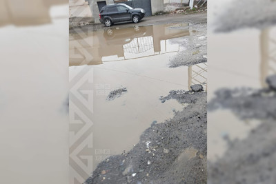 Şəhərin iki küçəsi yararsız hala düşüb