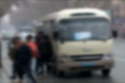 İctimai nəqliyyatda cibgirlik edən şəxsi polis saxlayıb