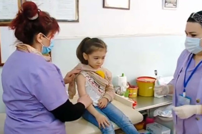 Uşaqlar 11 xəstəliyə qarşı peyvənd olunurlar