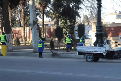 Şəhərin mərkəzində təmizlik işləri aparılıb