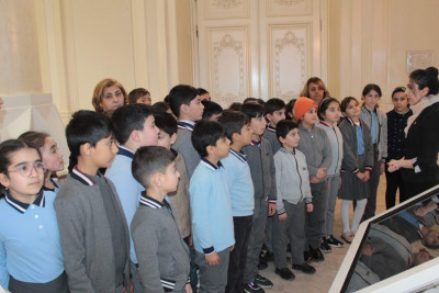 Müəllim və şagirdlər Heydər Əliyev Mərkəzinə ekskursiya ediblər