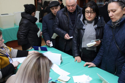 Şəhər sakinləri prezident seçkilərində fəal iştirak edirlər