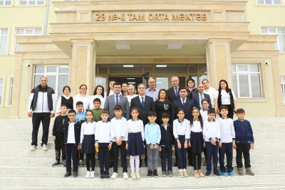Şəhər başçısı 29 nömrəli tam orta məktəbi ziyarət edib