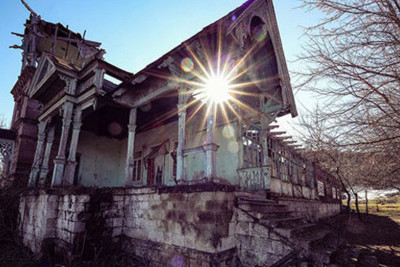 İki əsr yaşı olan binalar qəzalı vəziyyətdədir