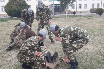 Məktəblilər hərbi idman oyununda iştirak ediblər