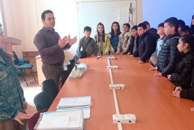 Şagirdlər ADAU-ya ekskursiya ediblər