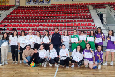 Voleybol yarışında ADAU-nun komandası birinci yerə çıxıb