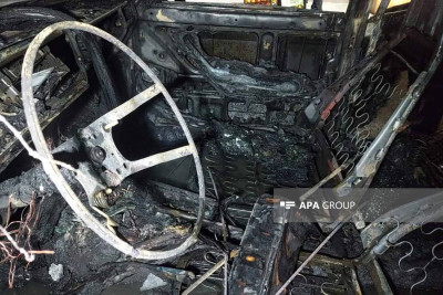 Nəqliyyat vasitəsi anidən alışıb