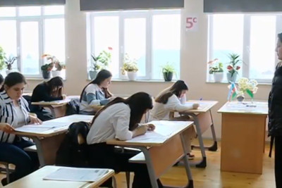 I zonaya daxil olan məktəblərin məzunları üçün imtahan keçirilib