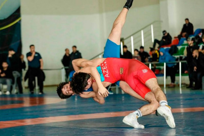 Güləş üzrə U-15 Azərbaycan çempionatına yekun vurulub