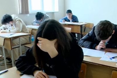 Məzunlar üçün buraxılış imtahanı keçirilib