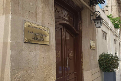 Şəhər sakini məsciddən pul oğurlayıb, gecə klubunda xərcləyib