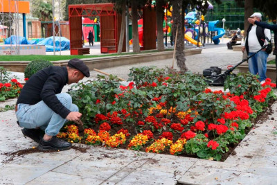 Qəmbər Hüseynlinin abidəsinin ətrafı səliqəyə salınıb