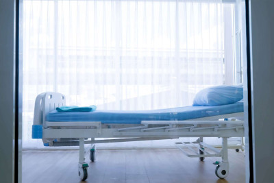 Əməliyyat olunan qadın dünyasını dəyişib