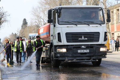 Şəhərin bir sıra küçələrində təmizlik aksiyası keçirilib