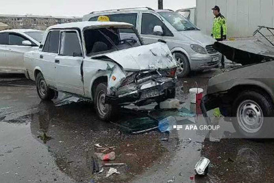 Avtomobil qəzası nəticəsində üç nəfər xəsarət alıb