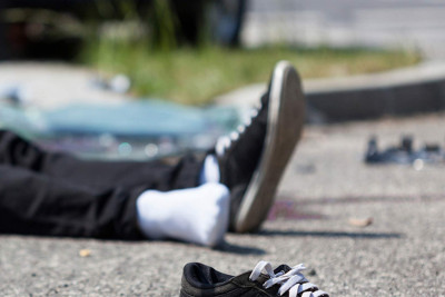 19 yaşlı gənci maşın vurub