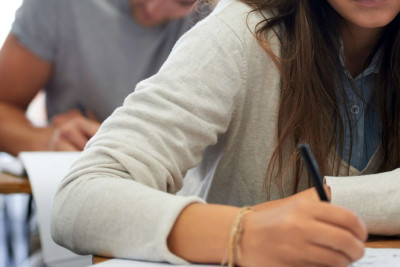 14 aprel tarixində keçiriləcək imtahanların siyahısı təqdim olunub