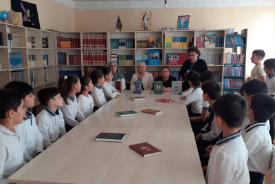 “Mədəni irsin sənədli mənbəyi kitablar” adlı xülasə keçirilib