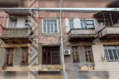 Binanın eyvanları təhlükə mənbəyinə çevrilib